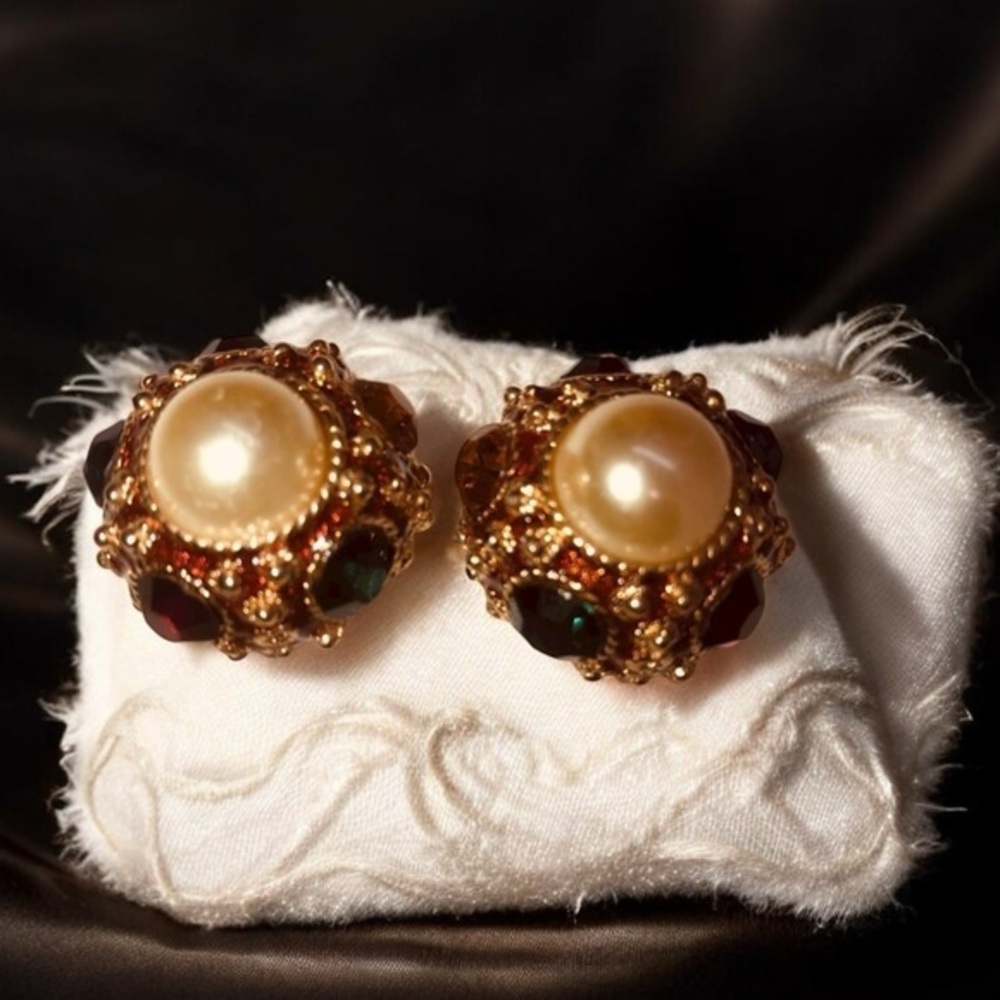Stunning clip on earrings by Blanca costume jewelry